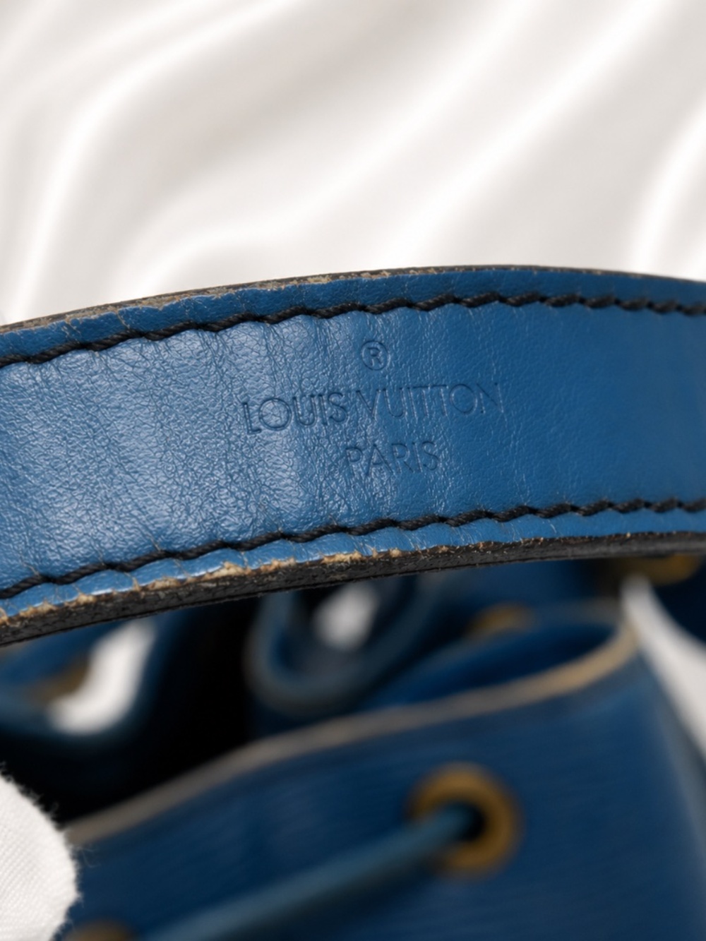 Louis Vuitton Petit Noe Handbag - Blue Epi Leather - Picture 8 of 12